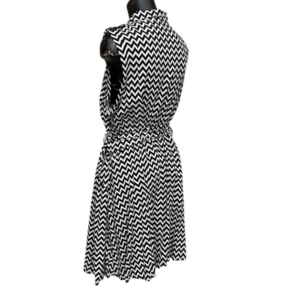 Forever 21 Plus Fit and Flare Chevron Print Dress Black and White - Picture 4 of 7